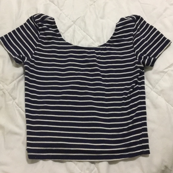 Tops - ⭐️ 2 FOR $6 ⭐️ Blue & white crop top